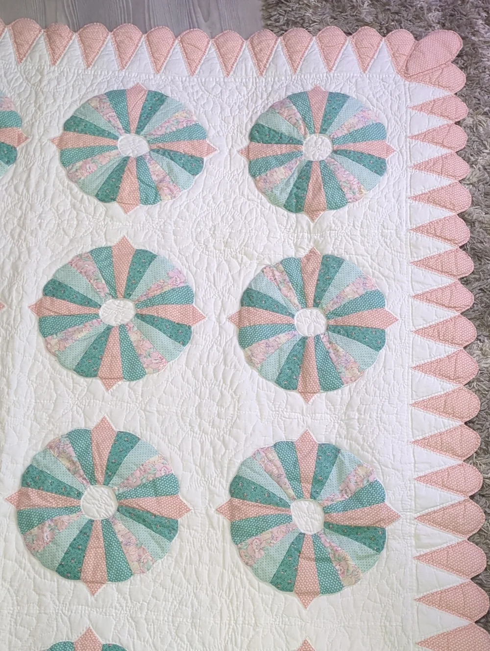 Dresden Plate Quilt 64x80 Pink Green Scalloped Edge Cottagecore Twin Throw